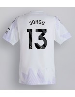 Moške Nogometnih dresov Manchester United Patrick Dorgu #13 Gostujoči 2025-26 Kratki rokavi Moške Nogometnih dresov Manchester United Patrick Dorgu #13 Gostujoči 2025-26 Kratki rokavi